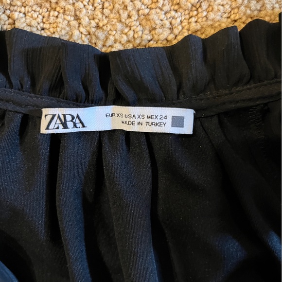 Zara LBD! Hits just above the knee. Small fray at the “V” - Picture 3 of 3